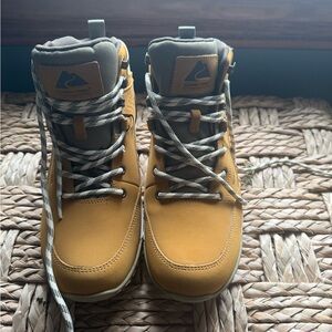 Ozark trail men’s hiking boots